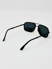 JM40276807 retro black polarised sunglass